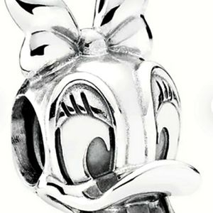 Pandora Daisy Duck charm